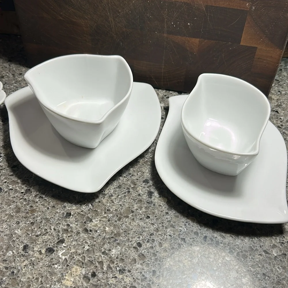 Crate & Barrel condiments set of 8 pieces